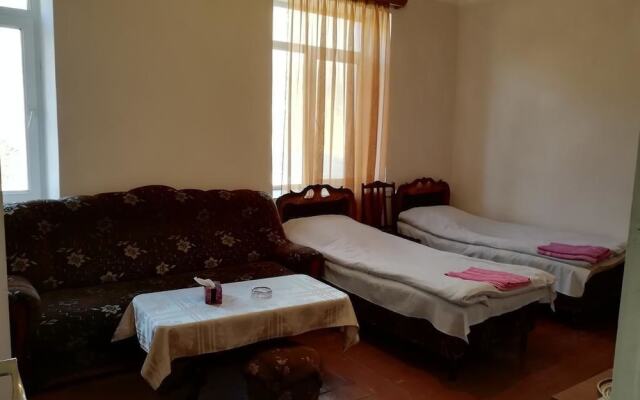 Meghri Inn