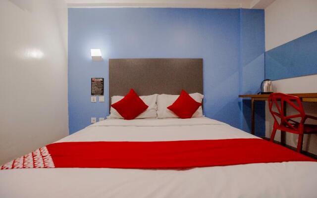 Mc Hotel Fairview by OYO Rooms