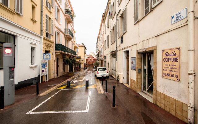 Les halles Mezza Apartment 0