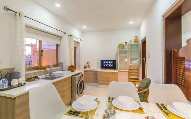 Sunny Maltese Townhouse Madonnina Kalkara