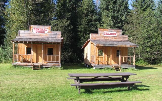 Fort Wells Gray Rustic Cabins Hostel