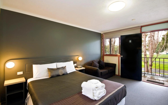 Lorne Hotel – Guest Rooms – Lorne