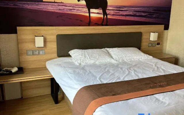 Yunlingge Hotel