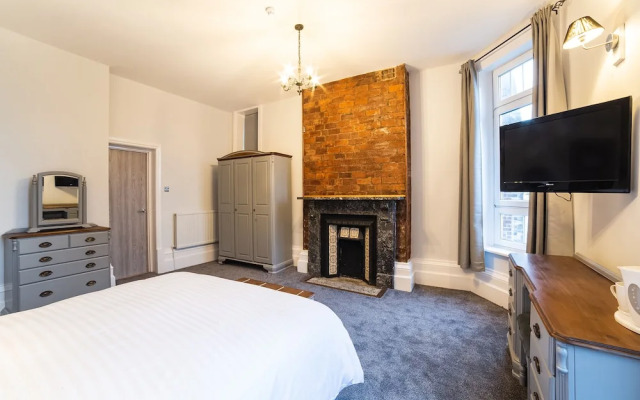 Churchill's Hotel