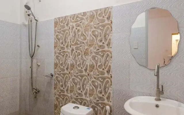 Ross Rose Budget Hotel