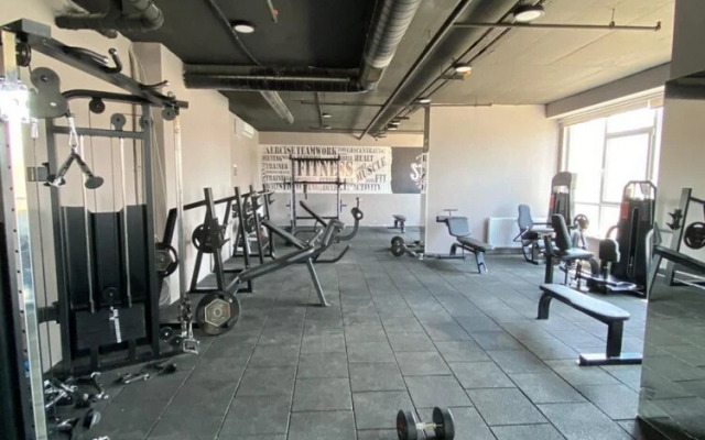 Business-friendly Flat With Central Location in Fikirtepe