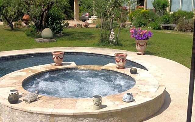 le lutin sur le toit