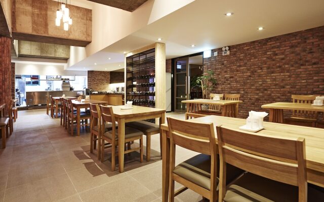E-HOTEL