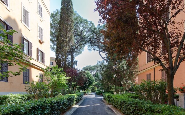 Auditorium Elegant Apartment