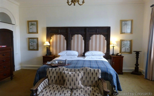 Moonfleet Manor