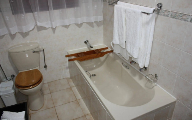 Somerset Lodge Montagau