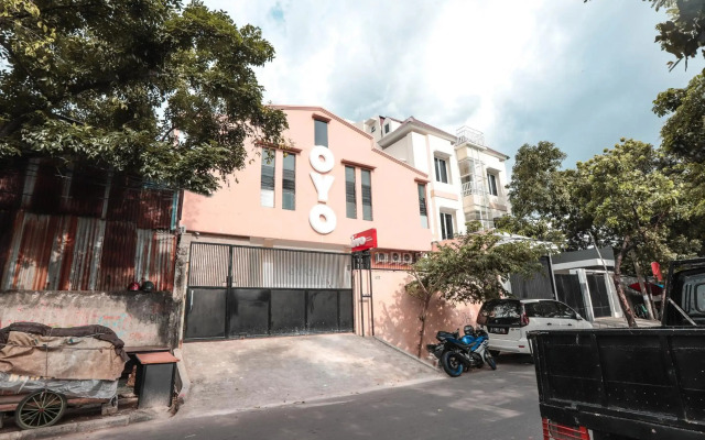 Super OYO 160 Lontar Residence