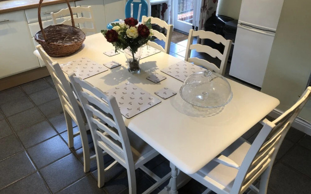 Beautiful 4-bed House in Telford