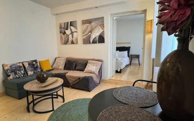 THE CENTRIC Apt. by LOC HOSPITALITY
