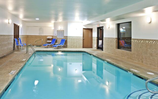 Holiday Inn Express Hotel & Suites Vancouver Mall by IHG
