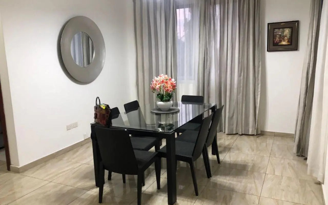 Serene 1 bedroom Apartment with Pool and Free Parking