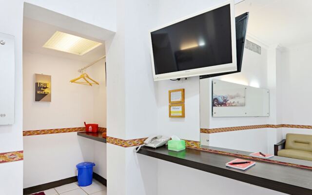ZEN Rooms Basic Surya Sumantri Pasteur