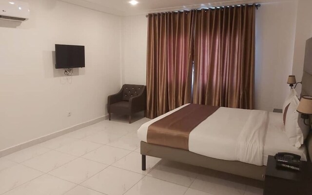 Goshen-Ra Hotel