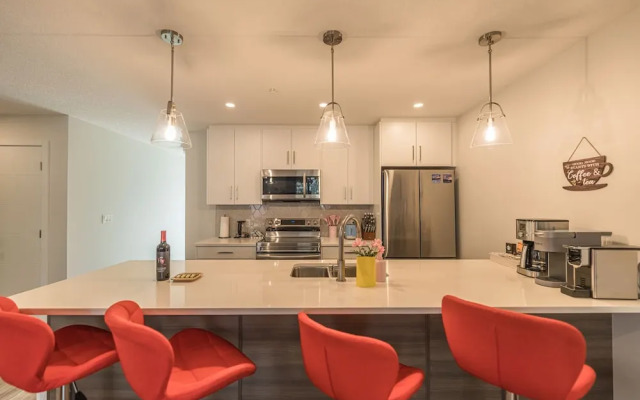 Skyline 102 Mountain View Townhouse-AC-Heated Pool; Hot tub