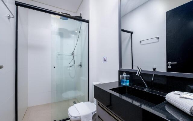 Studio c/ piscina no terraço 900m da praia STI102