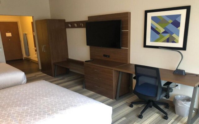 Holiday Inn Express & Suites Madison, an IHG Hotel