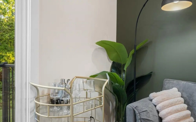 Luxe King 3BR Townhouse in Uptown CLT