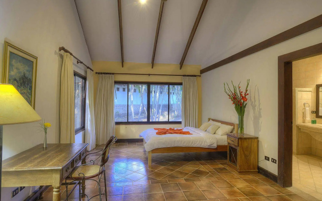 Hacienda La Pacífica Eco-Lodge