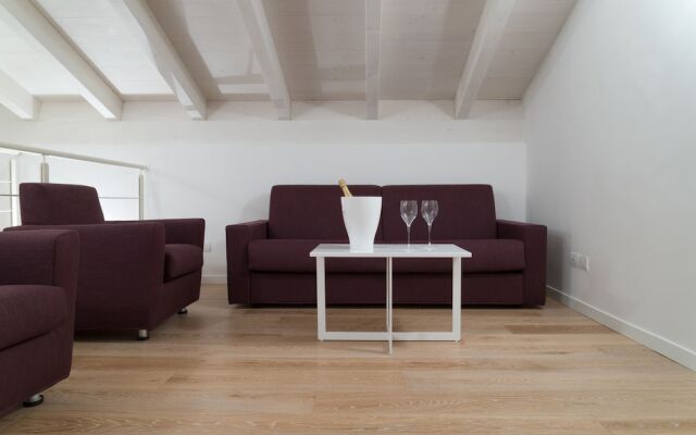 Sirmione Halldis Apartments