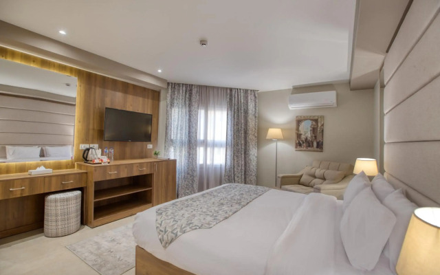 Nozol Pyramids Hotel