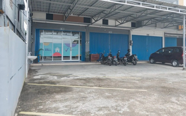 RedDoorz near Mall Ramayana Rapak Balikpapan