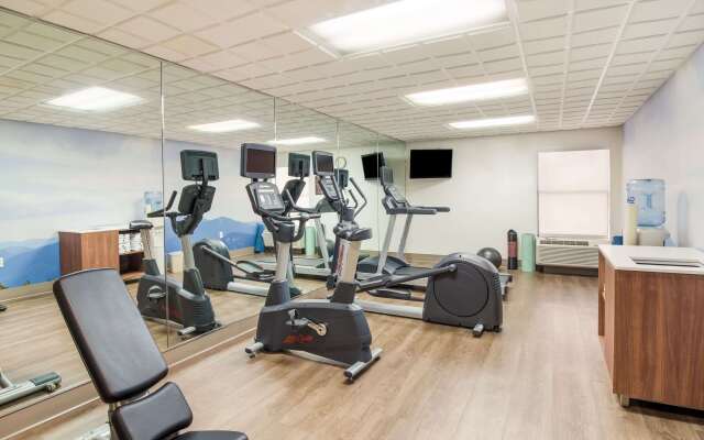 Clarion Pointe New Bern