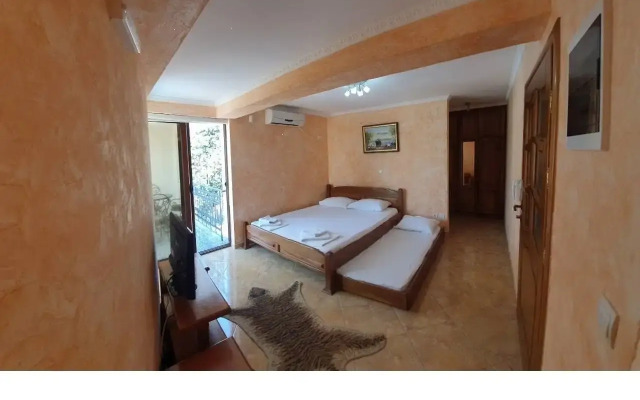 Villa M
