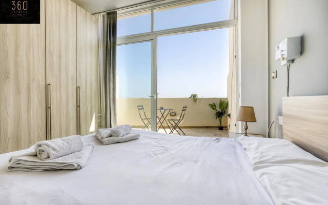 Spacious, 1BR duplex off UNI/Hospital with WIFI by 360 Estates