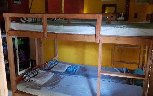 Lyn's Transient House - Hostel