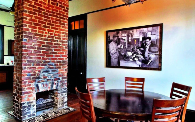 Royal Street Inn and R Bar