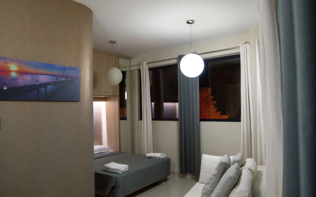 Earini Rooms And Apartments