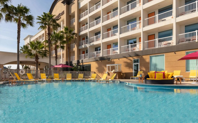 DoubleTree by Hilton Hotel Galveston Beach