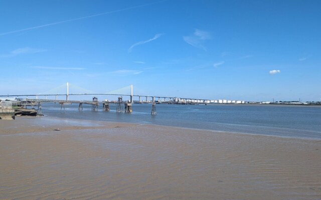 Greenhithe Flat-kent- 20 Mins to London-petsok