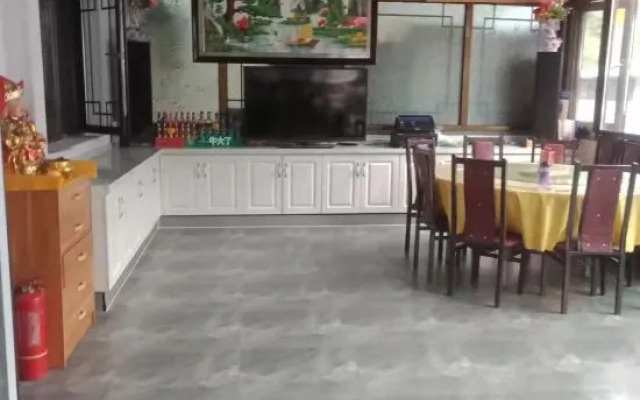 Hongxinyuan Folk Hostel