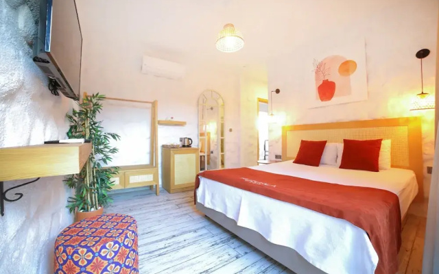 Huzurla Otel