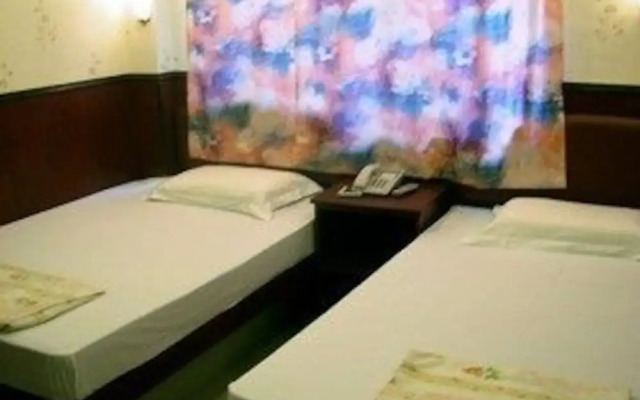 Oriental Pearl Budget Hotel