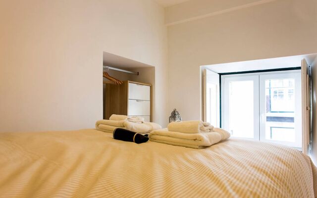 Contemporary by Apartments Alfama