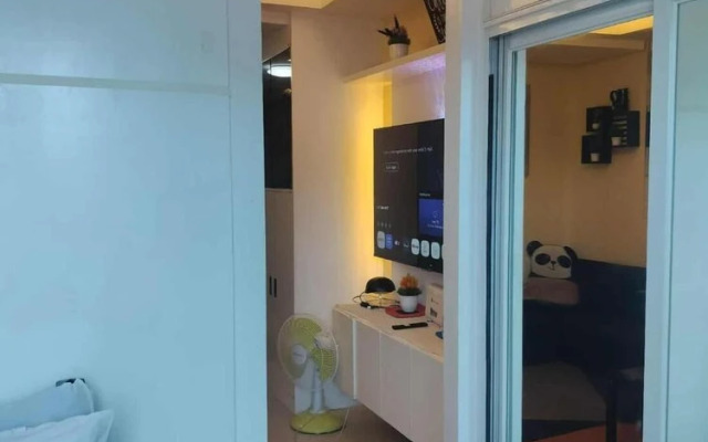 Spacious 1-bedroom Condo in Quezon City With Private Pool