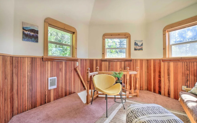 Cozy 'black Bear Retreat' by Mount Rainier!