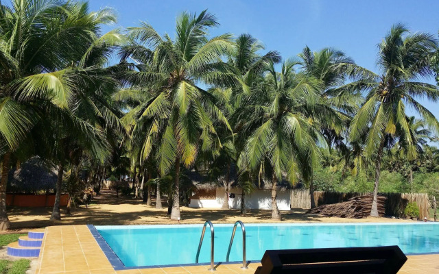 Roshanne Beach Resort