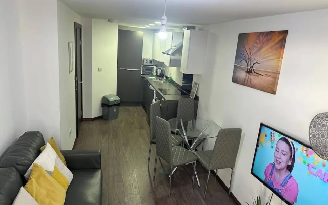 1br-sleeps4-parking-closetocentre