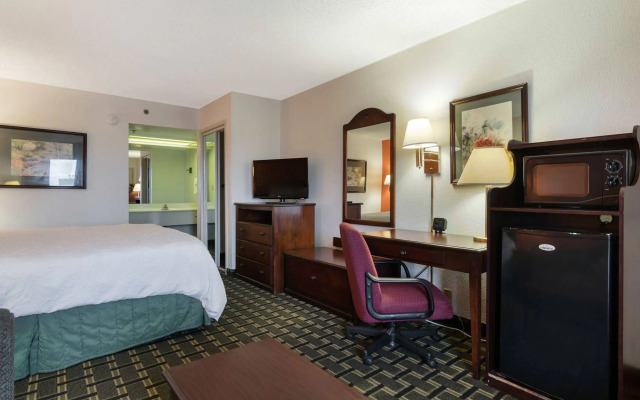 Dublin Inn and Suites