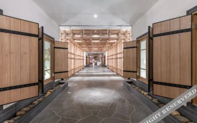 Qinghe Peninsula Hot Spring Resort Hotel