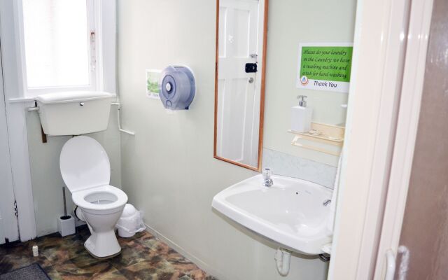 Braemar House B&B and YHA Hostel