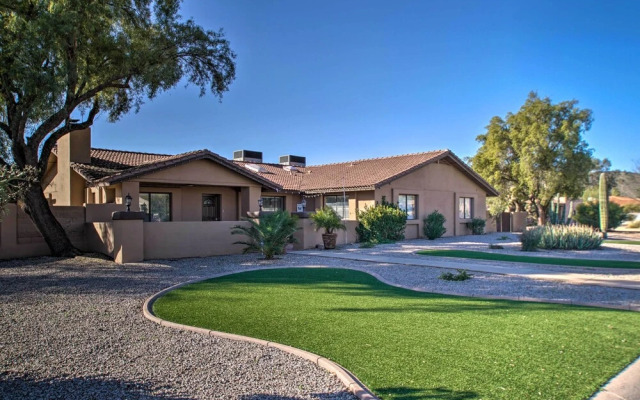 Pet-friendly Glendale Home w/ Pool & Putting Green